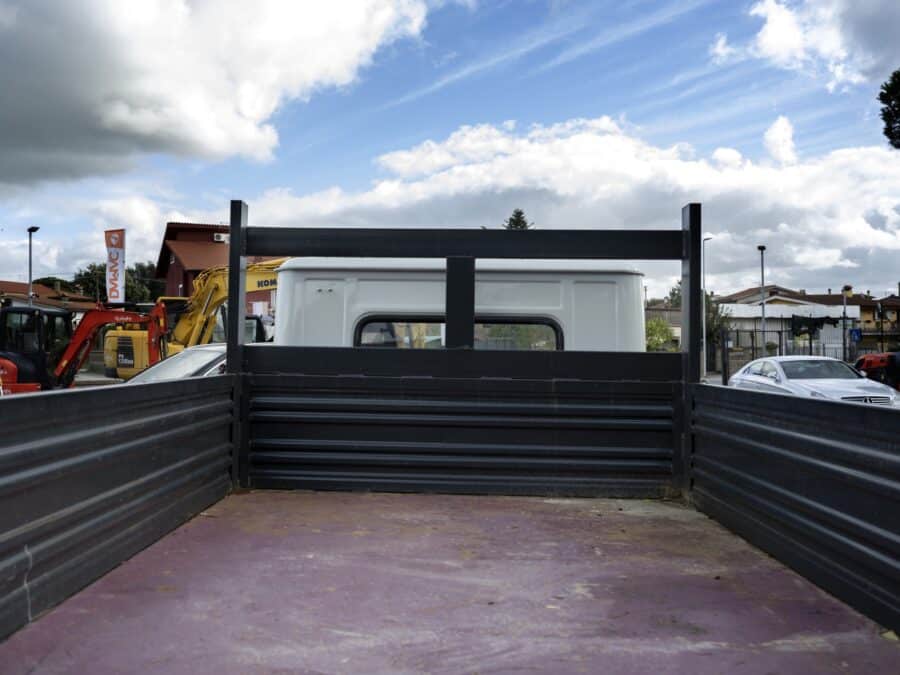 Piaggio ribaltabile trilaterale 2006 vista cassone in vendita DAMAC