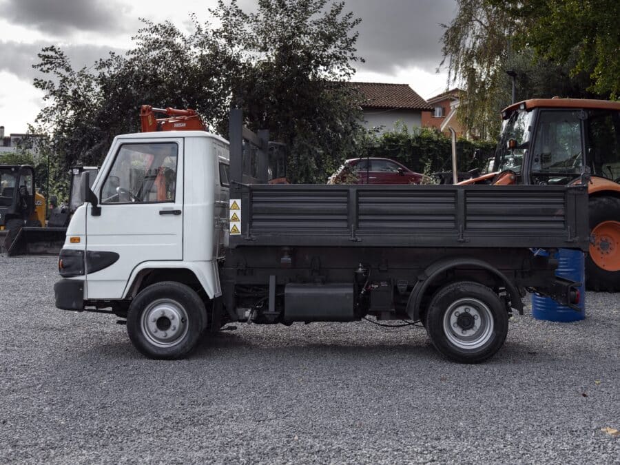 Piaggio ribaltabile trilaterale 2006 vista laterale in vendita DAMAC