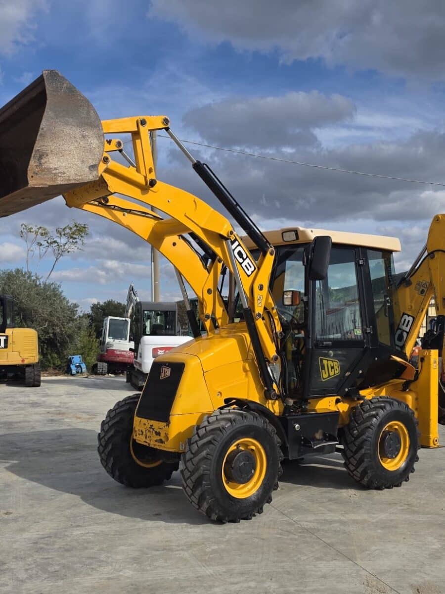 Terna JCB 2CX 2013 in vendita a Foggia