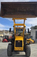 Terna JCB 2CX 2013 in vendita a Foggia – vista frontale