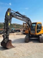 Vista frontale VOLVO EC140BLC usato in vendita da DAMAC