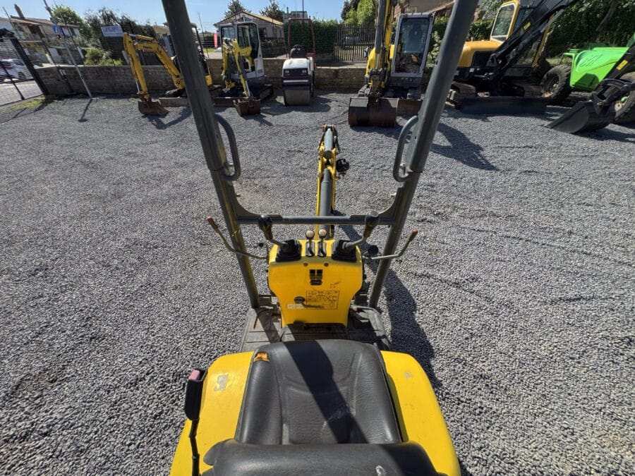 Cabina aperta Wacker Neuson 803 postazione operatore ergonomica