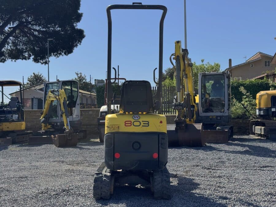 Escavatore compatto Wacker Neuson 803 vista posteriore carro variabile