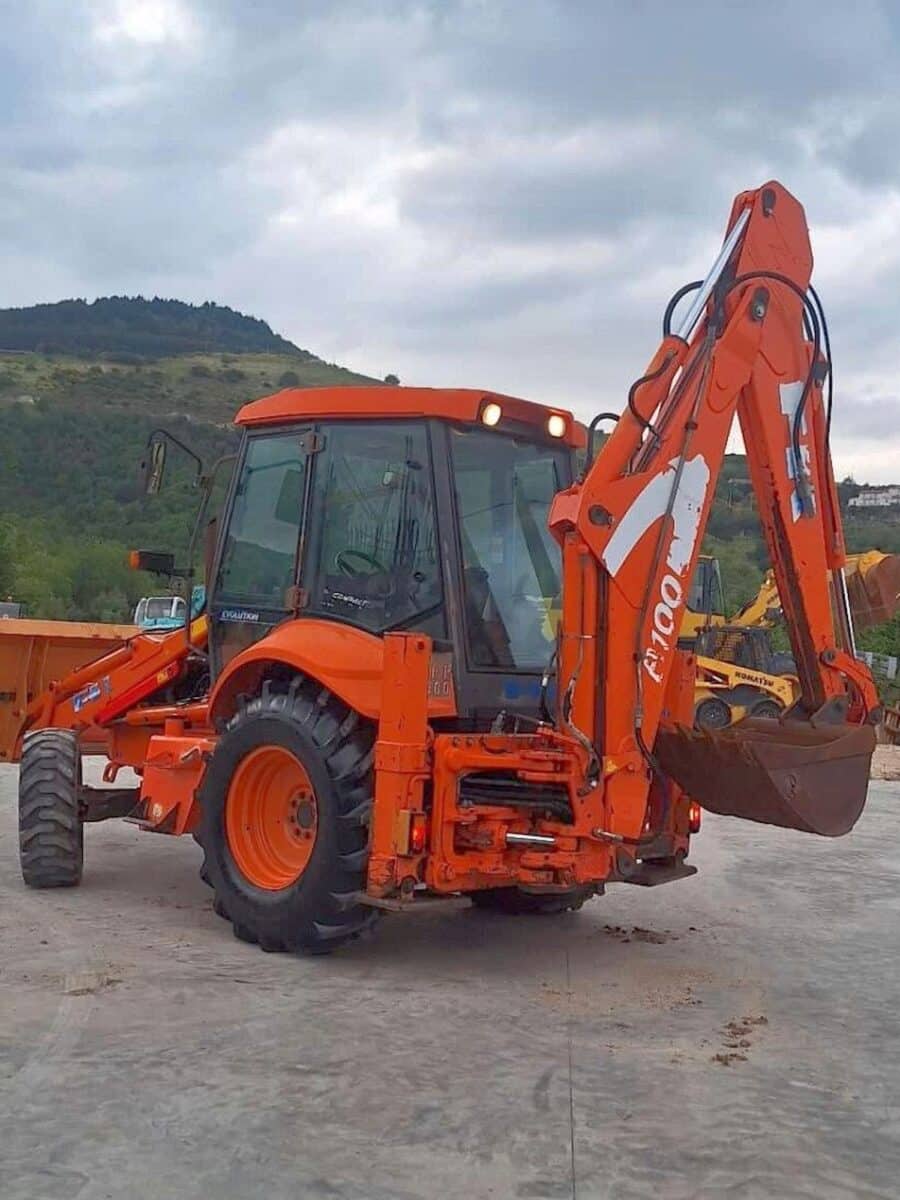 Used 2004 Fiat Kobelco FB100 rigid backhoe loader for sale in Foggia, Italy