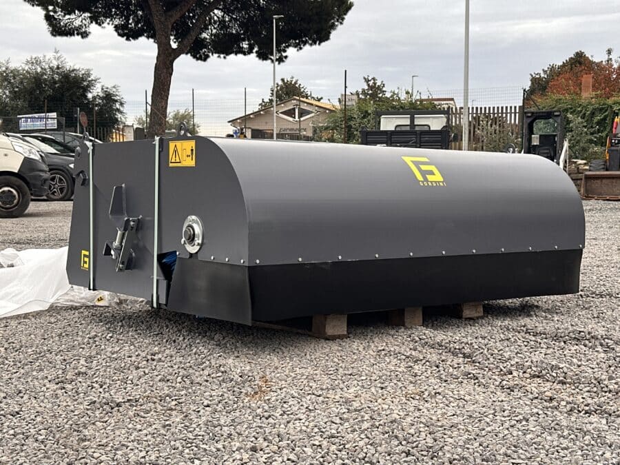 GF Gordini SWC168 sweeper bucket front view