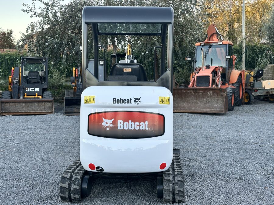 Vista posteriore BOBCAT 323