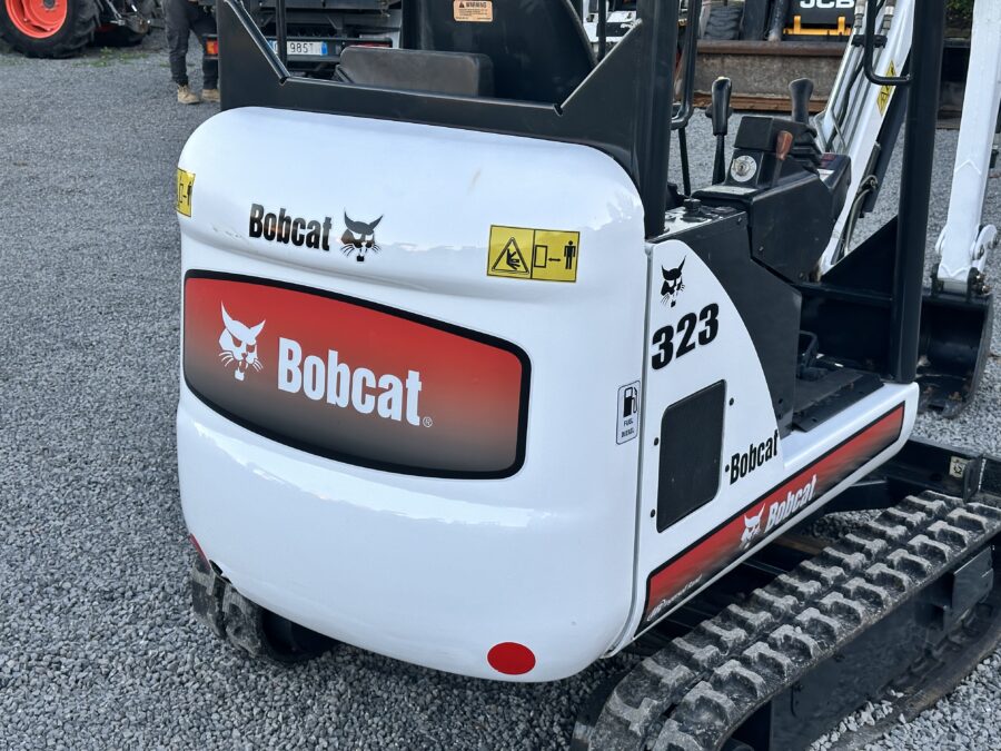 Miniescavatore BOBCAT 323 vista posteriore zavorra
