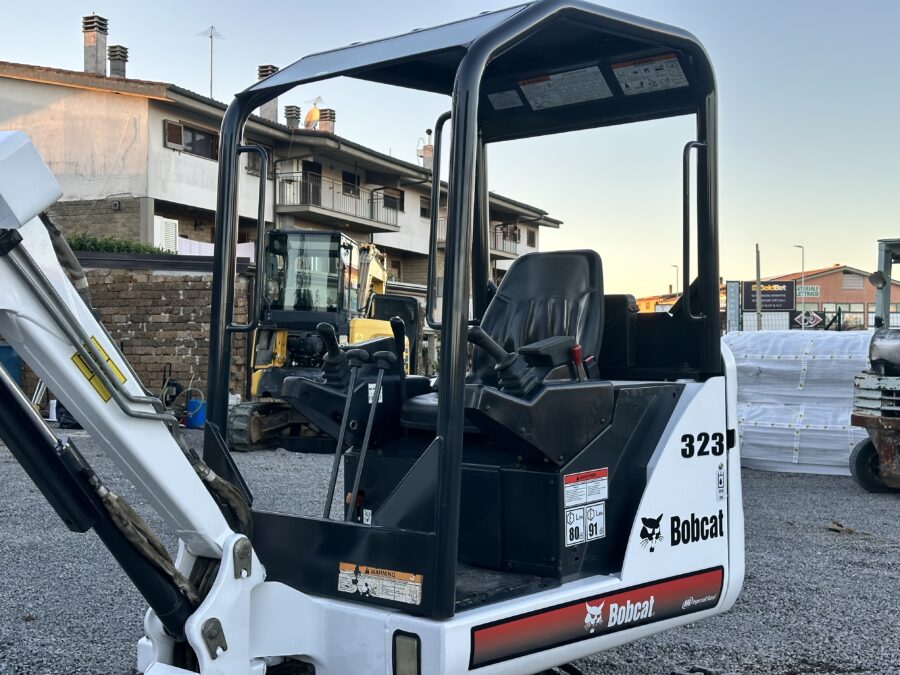 Miniescavatore BOBCAT 323 tettuccio