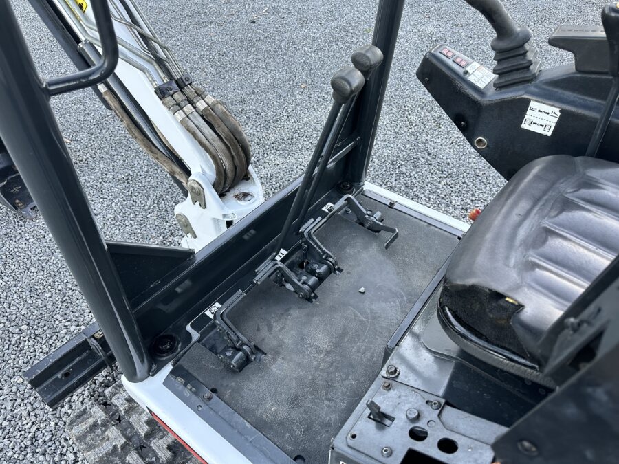Miniescavatore BOBCAT 323 pedali
