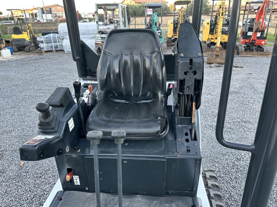 Miniescavatore BOBCAT 323 cabina