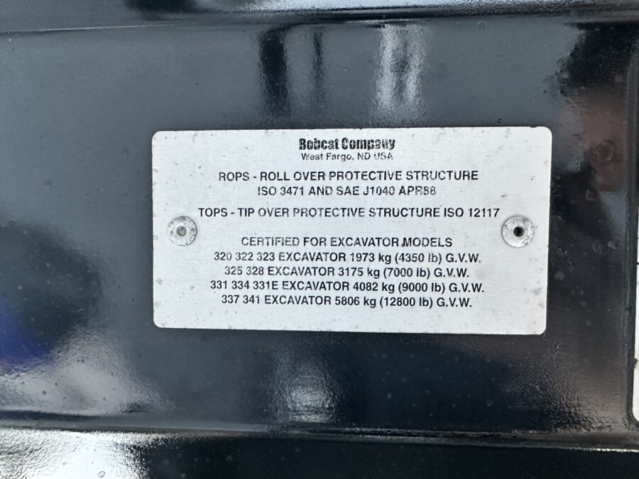 Miniescavatore BOBCAT 323 traghetta