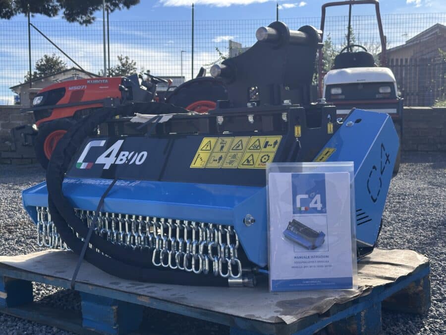 Brushcutter C4 B90 general view with manual