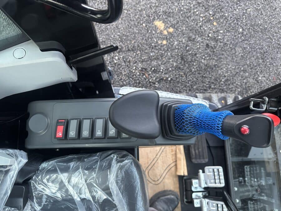 Lonking CDM6025 mini excavator new 2025 controls