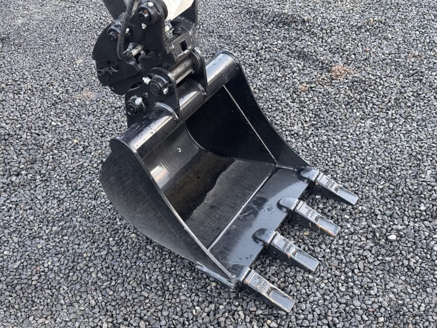Lonking CDM6025 mini excavator new 2025 front bucket view