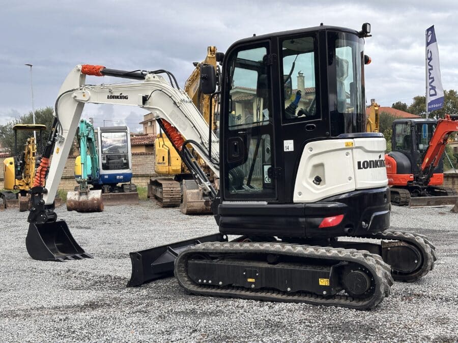 LONKING CDM6035 mini excavator side view