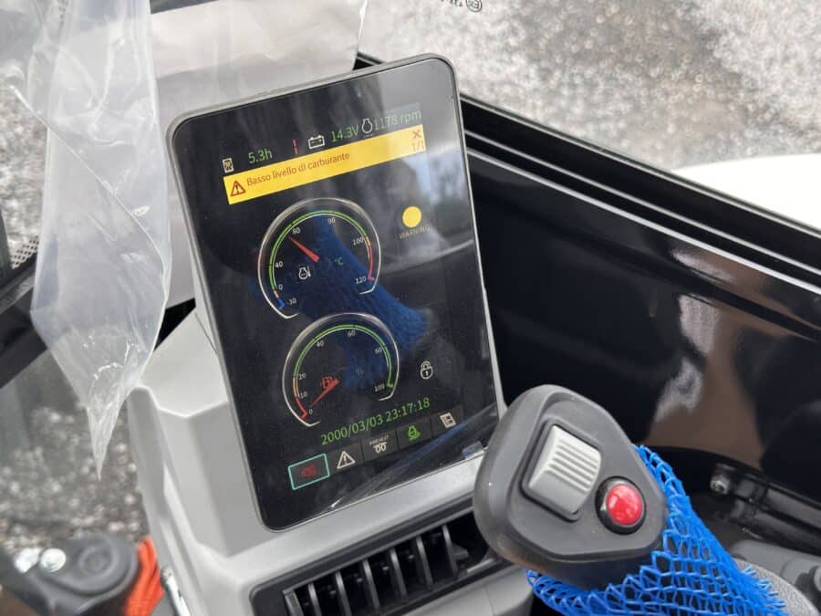 LONKING CDM6035 mini excavator indoor screen