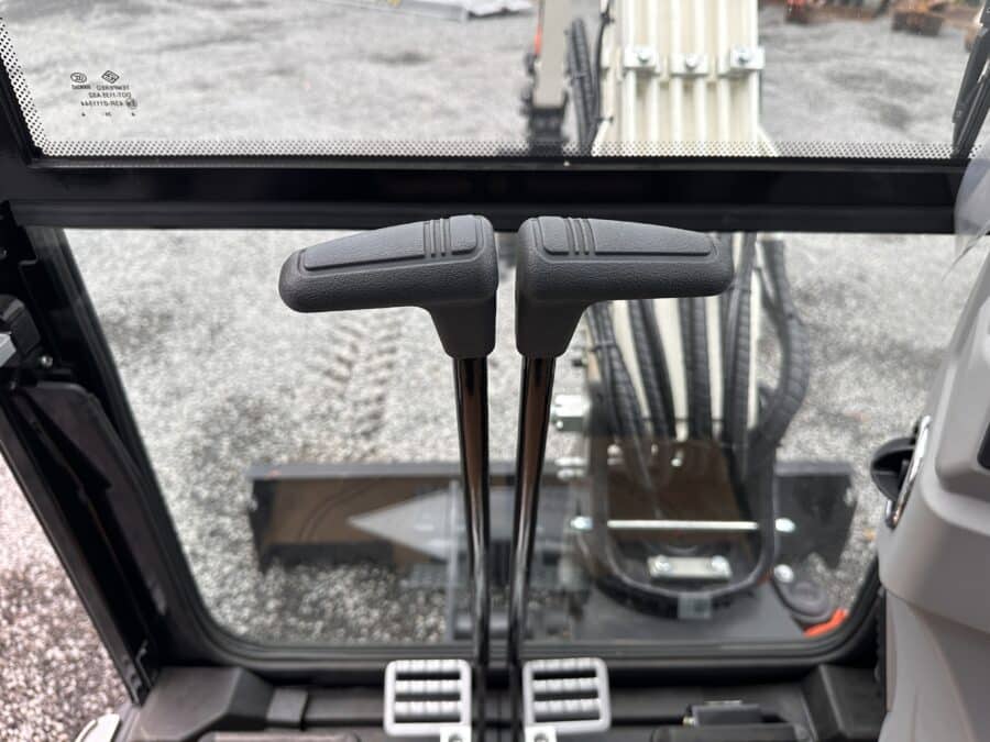 LONKING CDM6035 mini excavator controls