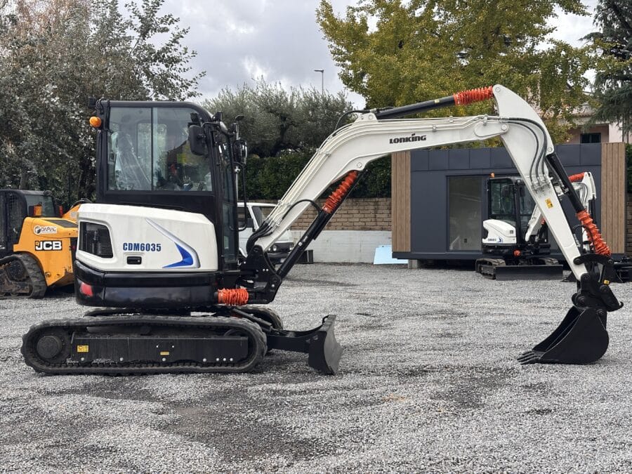 LONKING CDM6035 mini excavator side view