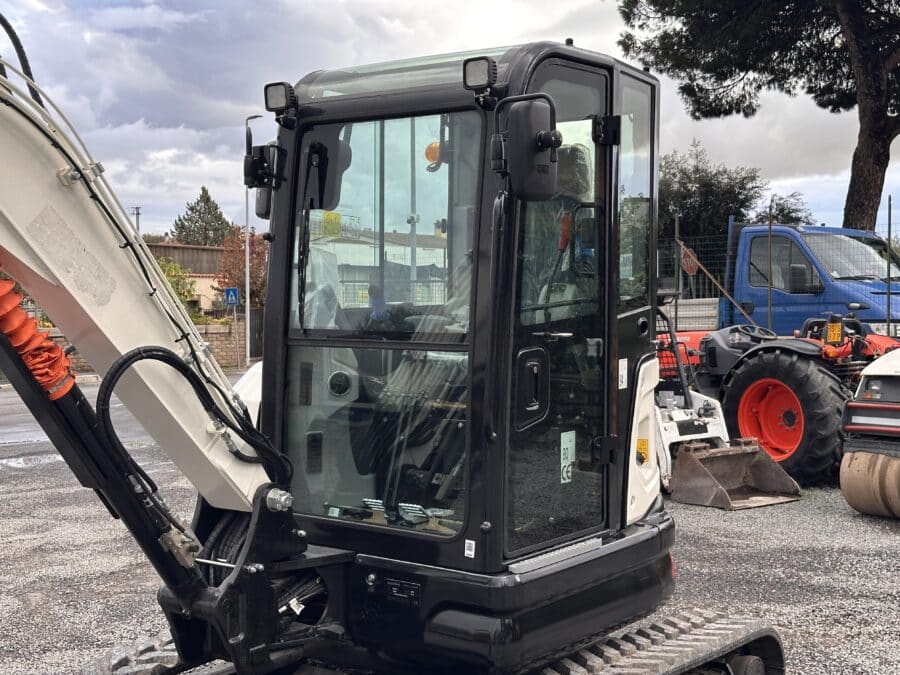 LONKING CDM6035 mini excavator cab detail