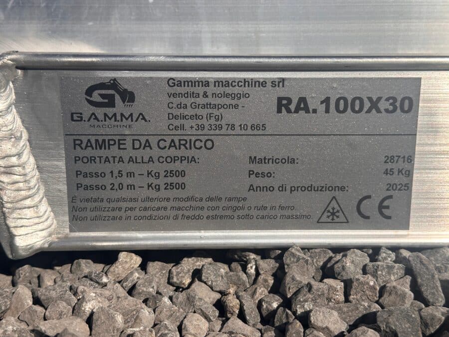Rampe da carico in alluminio DAMAC RA.100X30 lunghezza 3 metri portata 2500 kg