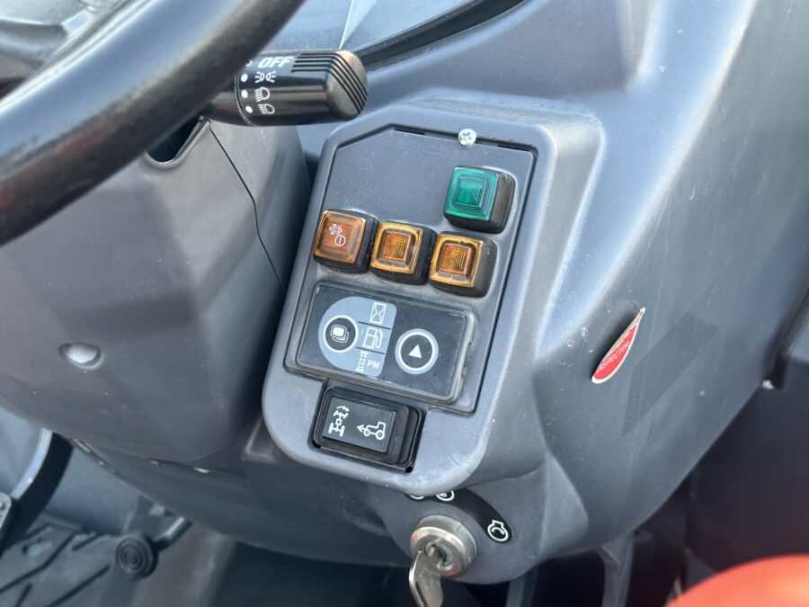 Trattore usato Kubota M5071 cruscotto