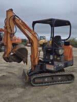 Miniescavatore Daewoo Solar 015 Plus vista frontale con benna da scavo