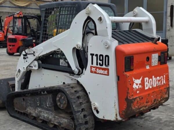 JCB 190T side view and rear view with track detail