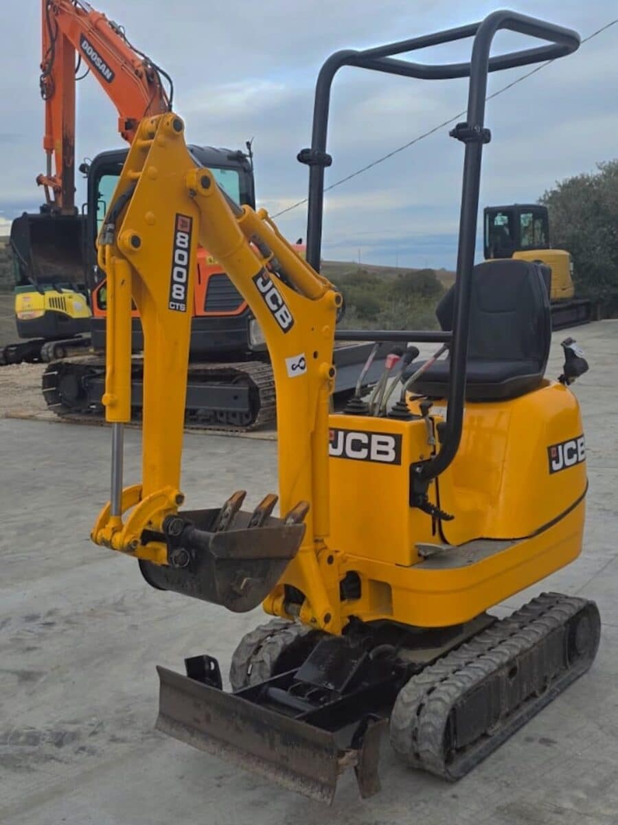 Full view JCB 8008CTS for sale in Foggia at DAMAC