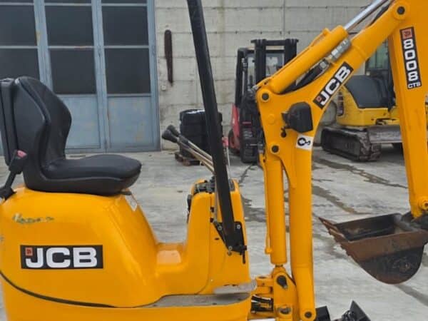 Miniescavatore JCB 8008CTS 2015 vista lato destro