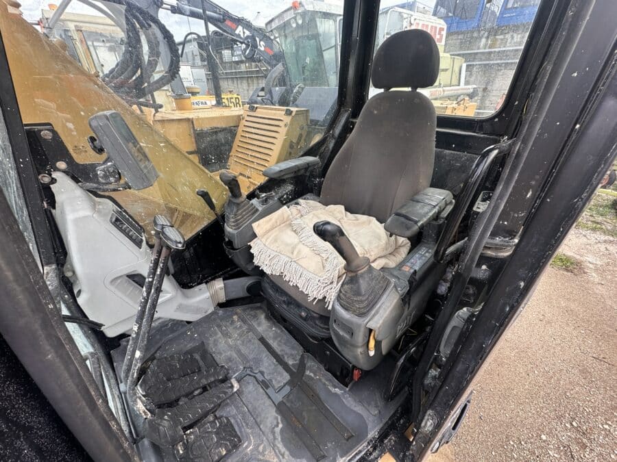 Cabina chiusa climatizzata del Caterpillar 314D