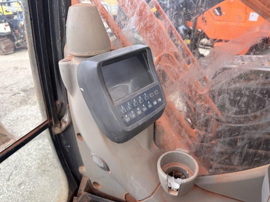 display cabina chiusa escavatore cingolato hitachi zx240n-3