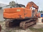 Vista posteriore dell’Hitachi ZX240N-3 con contrappeso