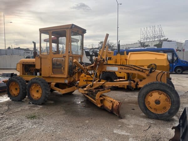 Motorgrader FIAT ALLIS 65B vista frontale in vendita a Roma