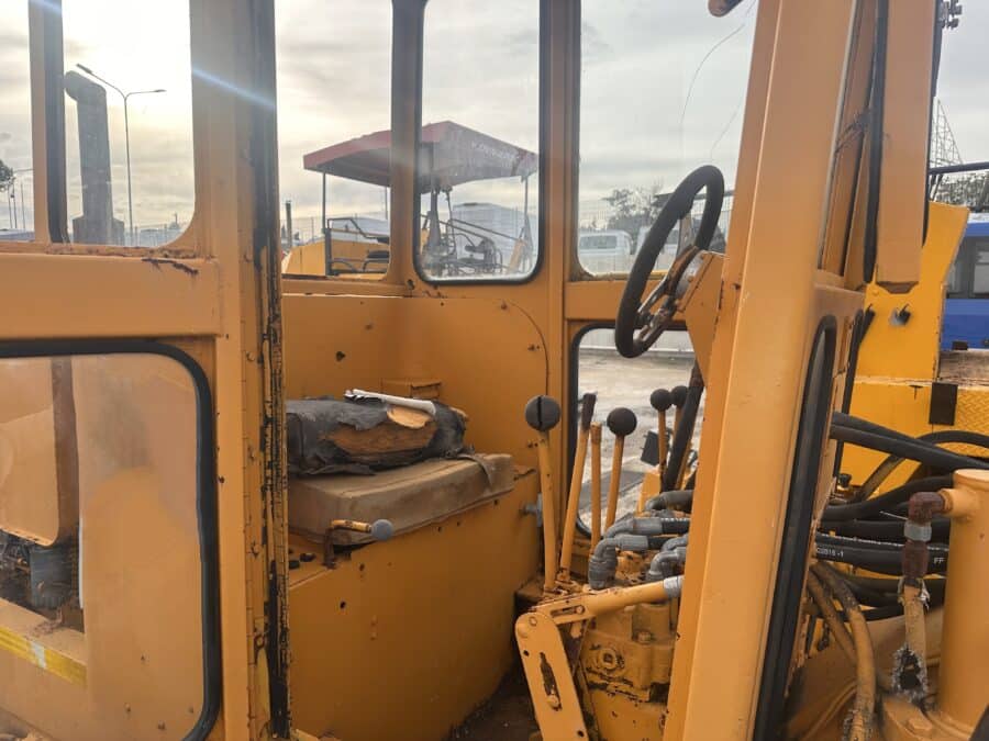 Closed cab motorgrader FIAT ALLIS 65B from 1989