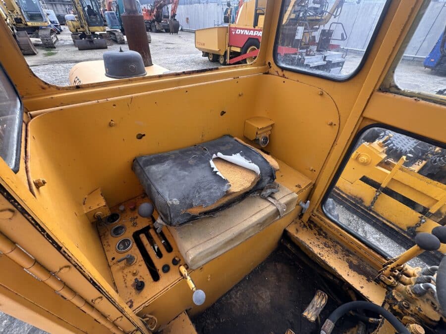 Interno cabina chiusa Fiat Allis 65B