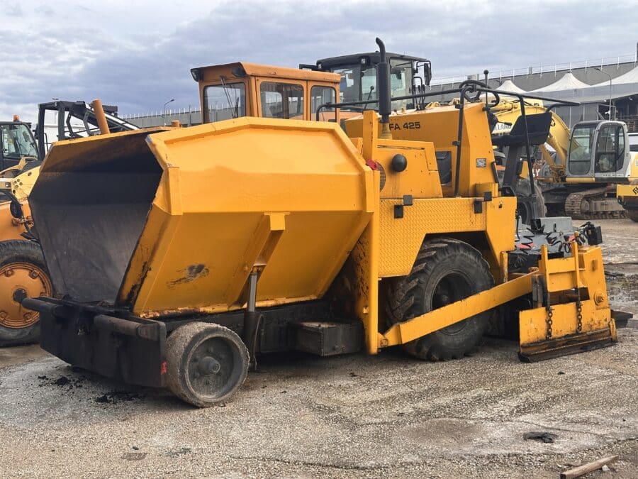 Antonelli VFA42-S paver side view with 4 tires at 70%