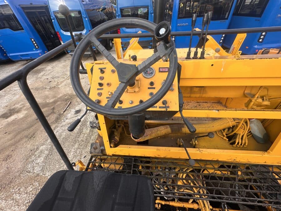 Panel and steering wheel tracked paver Antonelli VFA42-s