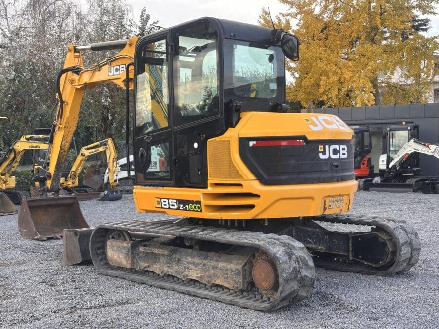 vista laterale posteriore sinistra miniescavatore jcb 85z-1