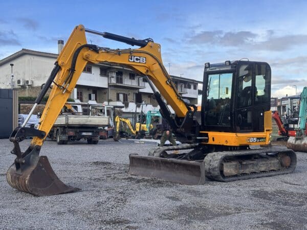 Miniescavatore JCB 85Z-1 vista lato sinistro in vendita ad Anguillara Sabazia