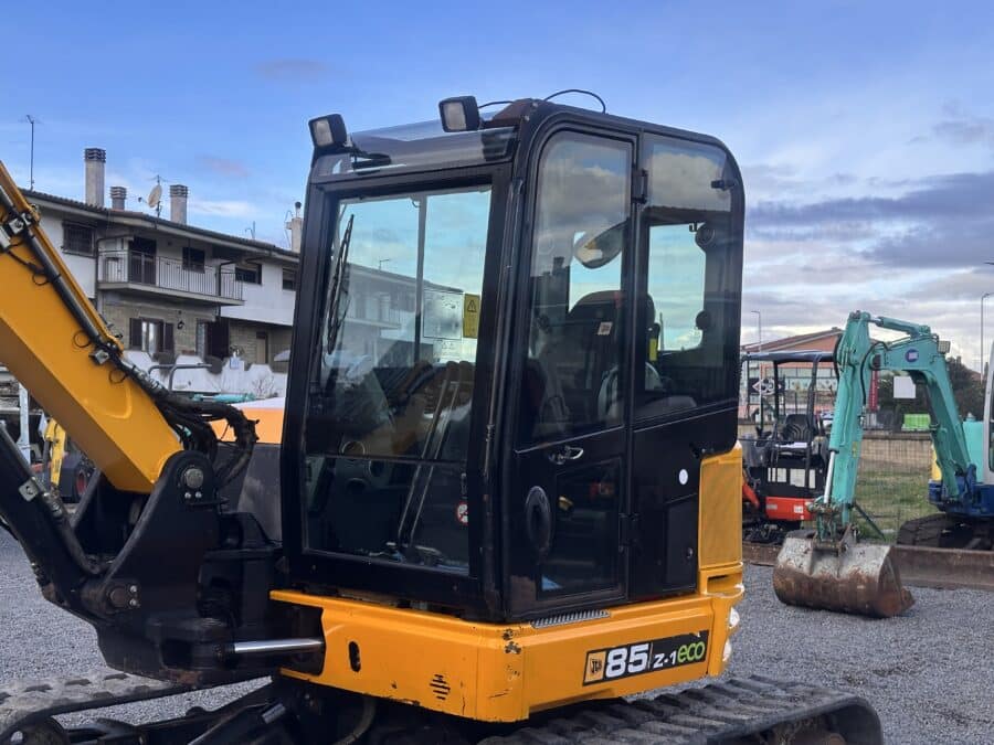 Dettaglio cabina chiusa JCB 85Z-1