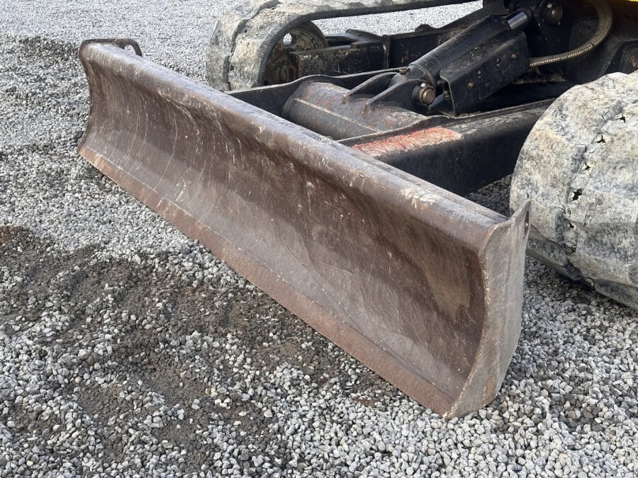 lama miniescavatore jcb 85z-1