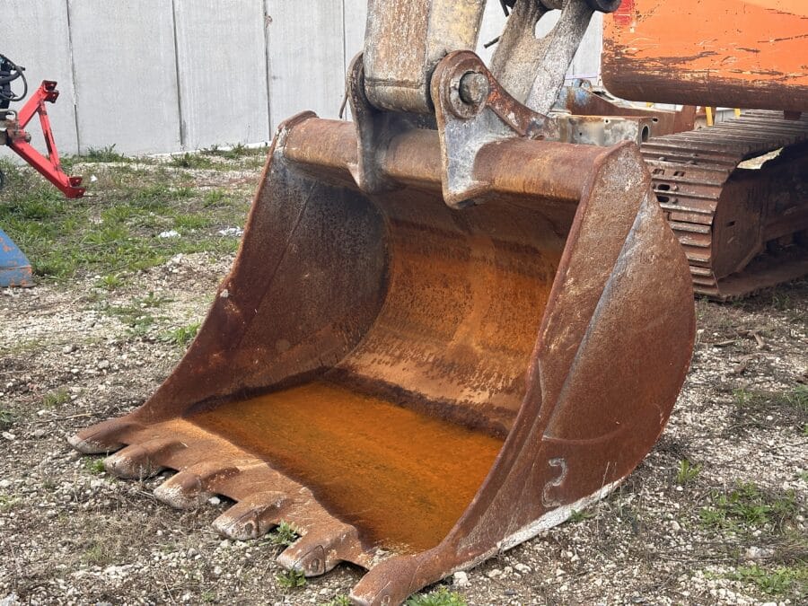 Escavatore New Holland E215B benna con denti