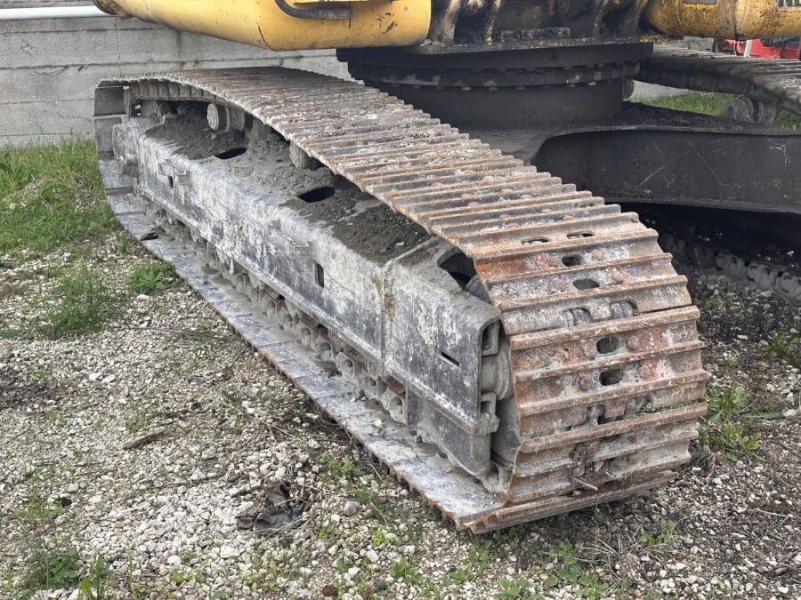 Escavatore New Holland E215B cingolo destro