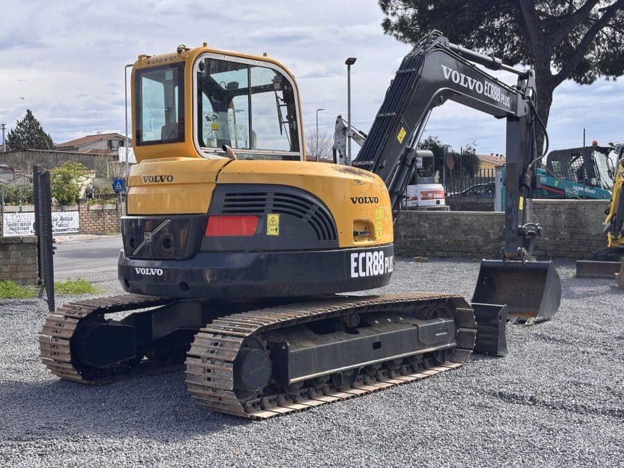 Volvo ECR88 Plus Miniexcavadora Volvo de radio de giro reducido para espacios estrechos y trabajos precisos