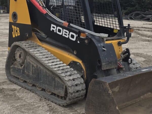 Home 4 Minipala JCB 190HF vista generale con benna montata