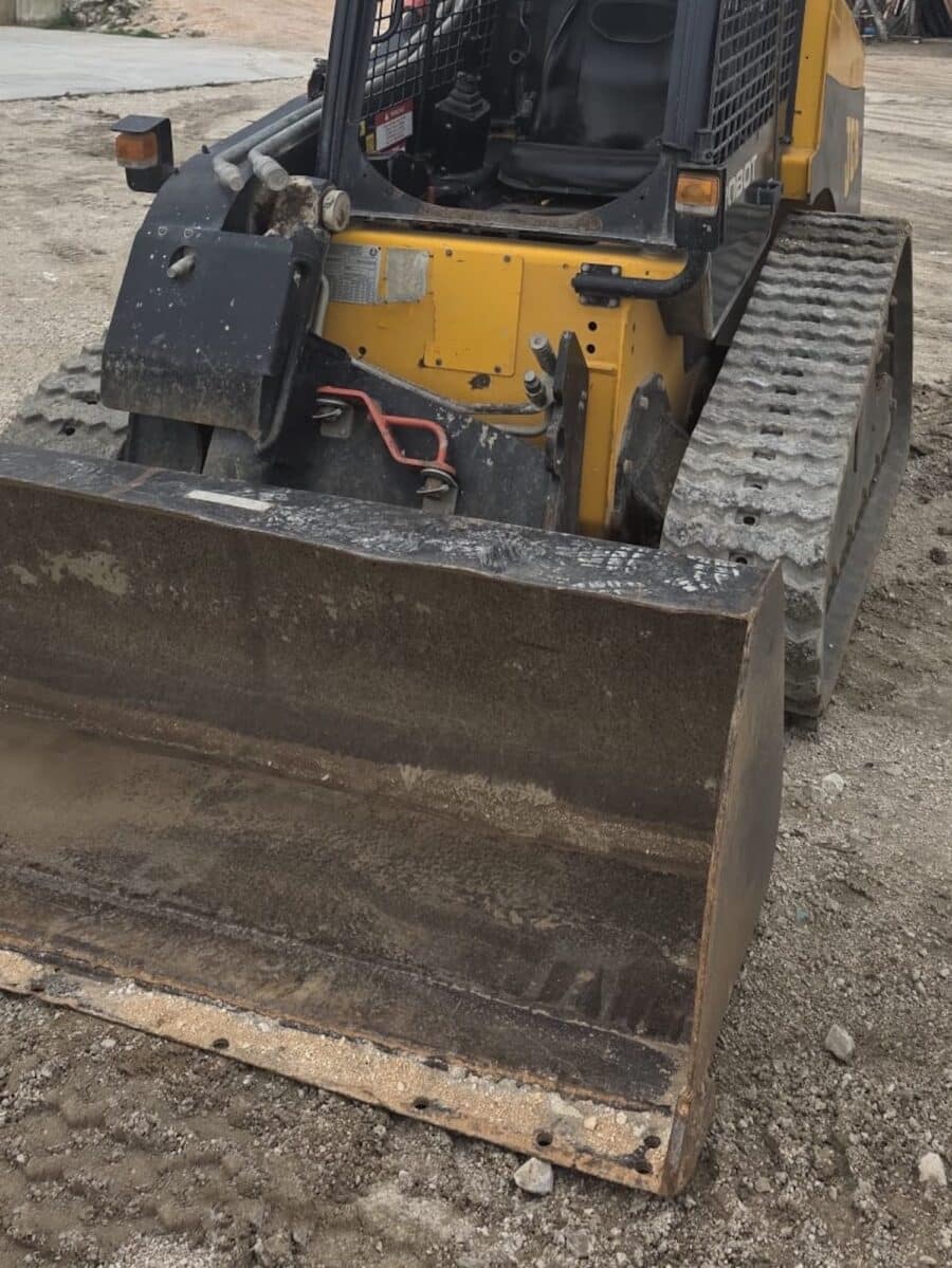 Minipala JCB 190HF vista dettaglio cingoli e benna