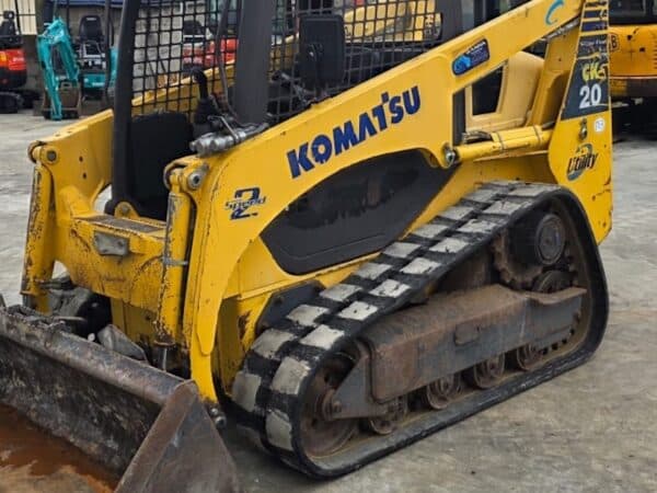 Home 10 Profilo SINISTRO Komatsu CK20 con benna abbassata