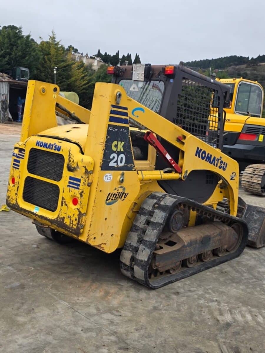 Minipala Komatsu CK20 vista posteriore in esposizione DAMAC