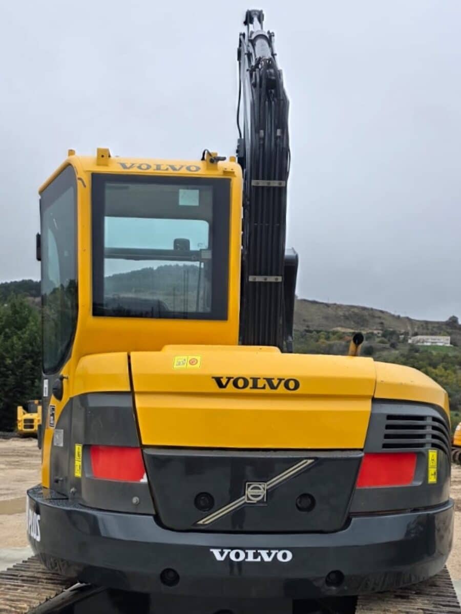 Vista posteriore Volvo ECR88 Plus