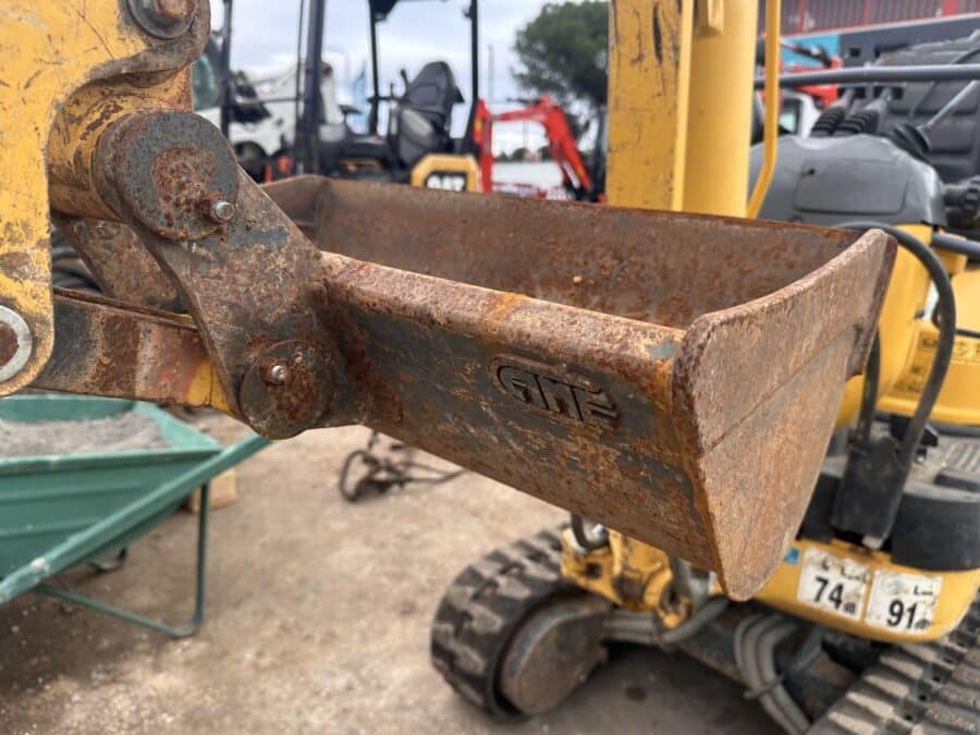 Minikoparka Komatsu PC09 z osprzętem łyżki do czyszczenia rowów CAME